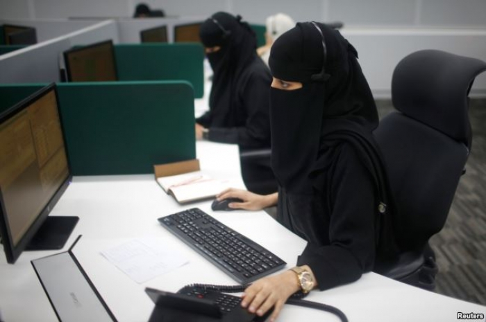 For first time, Saudi women step into hajj emergency role