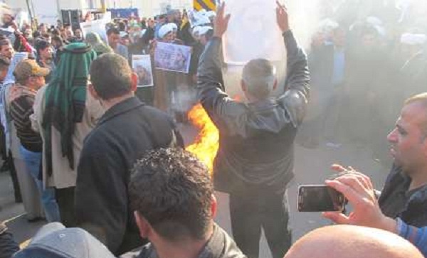 Protesters break into Saudi embassy in Baghdad