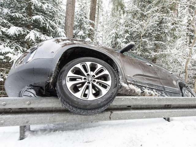 Der Schneefall beeinflusste die Arbeit des Baku Flufgafens nicht