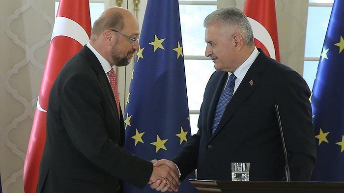 Entretien téléphonique Yildirim-Schulz sur les relations Turquie-UE