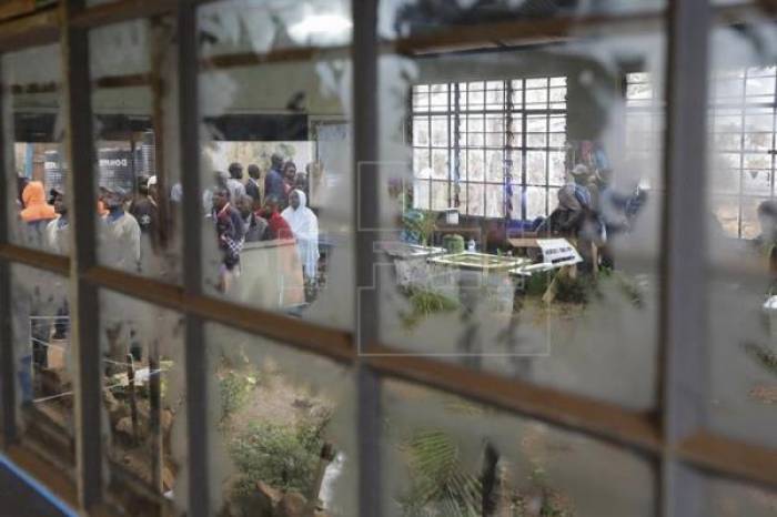 Al menos 24 heridos por una estampida en un colegio electoral de Nairobi