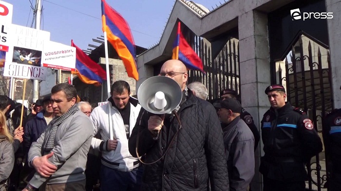 Dozens rally in Yerevan in support of jailed oppositionist - VIDEO