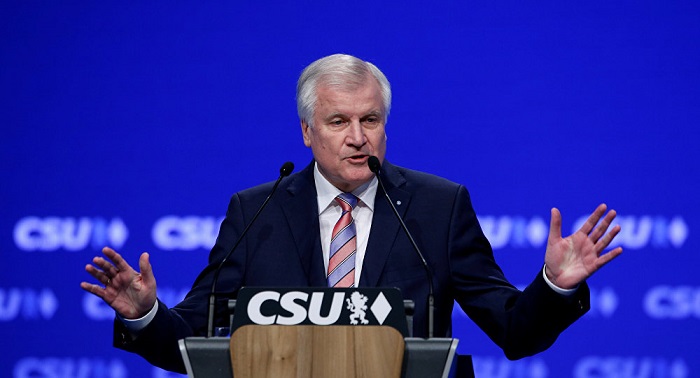 Seehofer verlangt bessere Durchleuchtung von Flüchtlingen