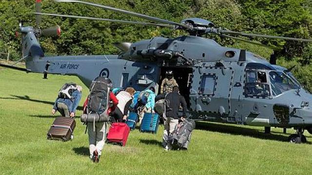 Séisme en Nouvelle-Zélande: L`évacuation des touristes commence