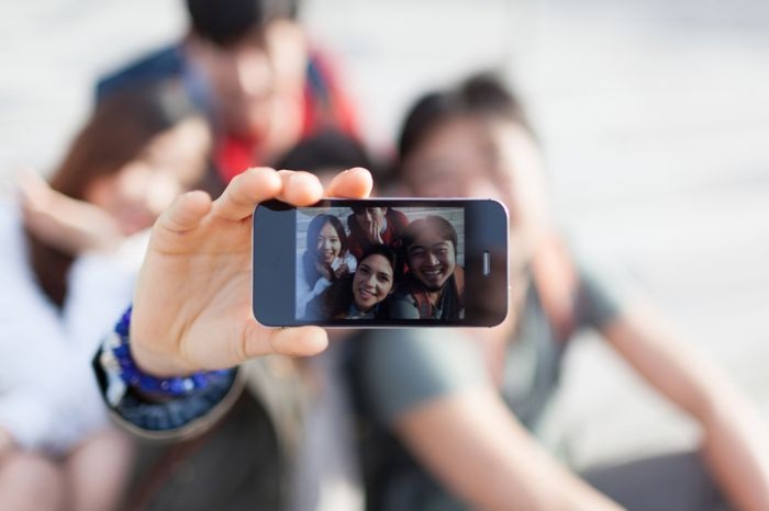 Astarada selfi çəkdirən qız faciəli şəkildə öldü