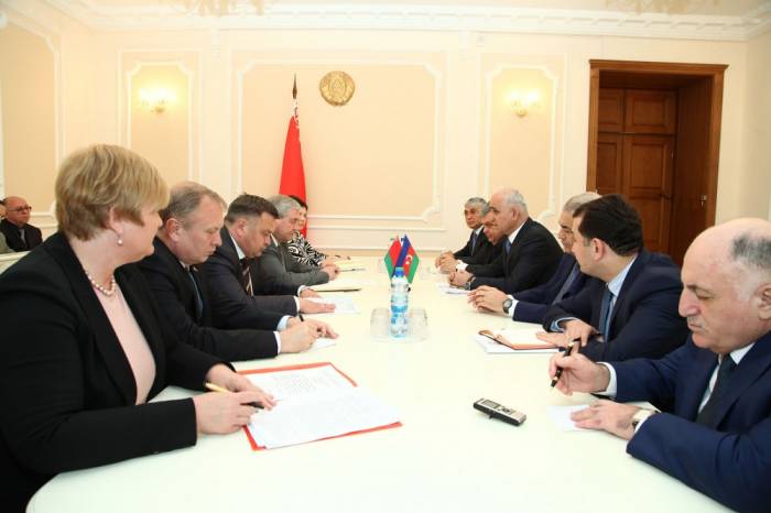 Aserbaidschan und Belarus diskutieren weiteren Ausbau der wirtschaftlichen Zusammenarbeit
