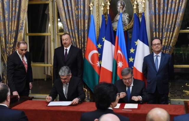 Paris: signature des documents franco-azerbaïdjanais - PHOTOS