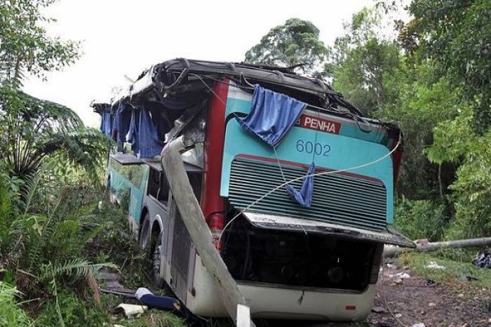 Zəvvarları daşıyan avtobus qəzaya düşdü: 2 ölü, 36 yaralı