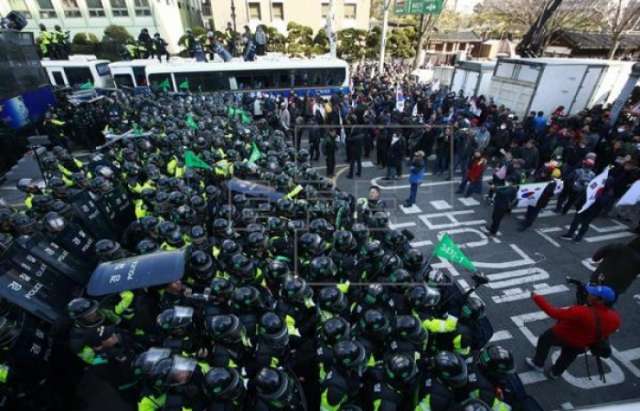 Corea del Sur destituye a la presidenta entre violentas protestas callejeras