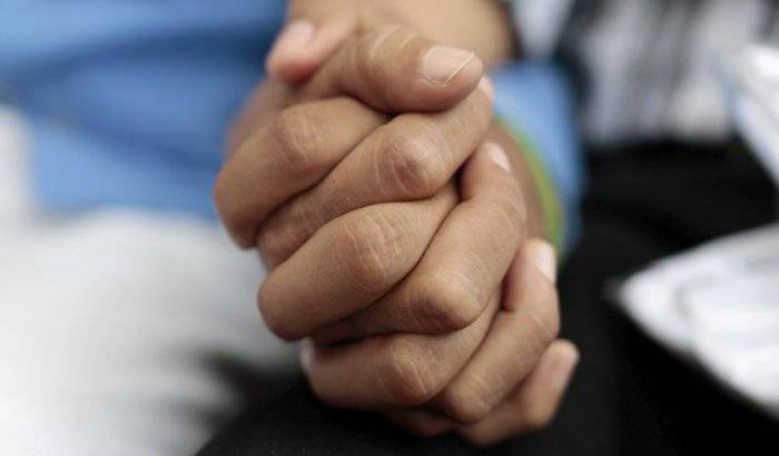 Justicia chilena concede custodia de mellizos a padre con pareja del mismo sexo
