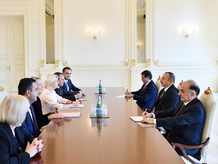 Ilham Aliyev recibió a la delegación letona presidida por la presidenta del parlamento letón