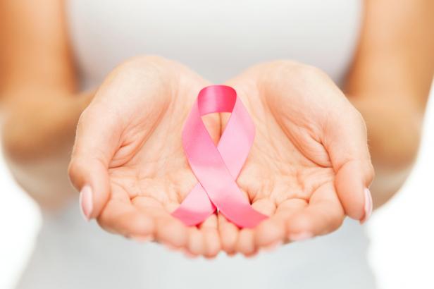 Facebook accusé d`avoir supprimé une vidéo sur le cancer du sein