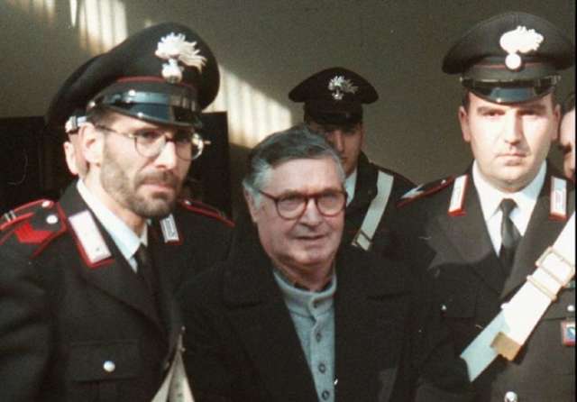 Top Sicilian Mafia boss Toto Riina dies