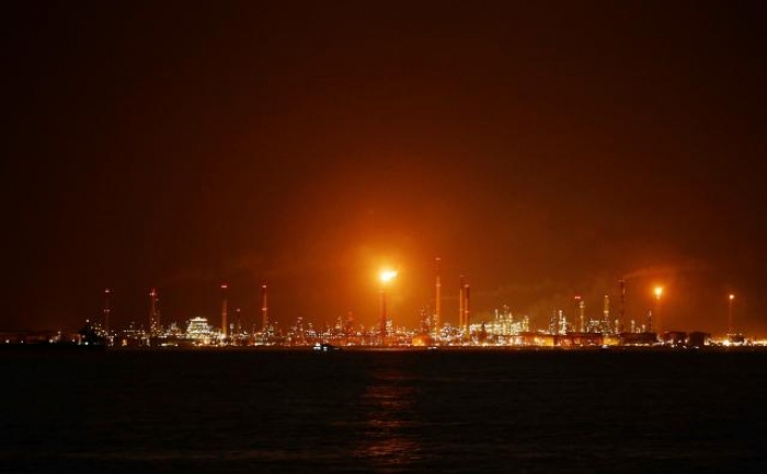Singapore uncovers large oil heist at Shell's biggest refinery