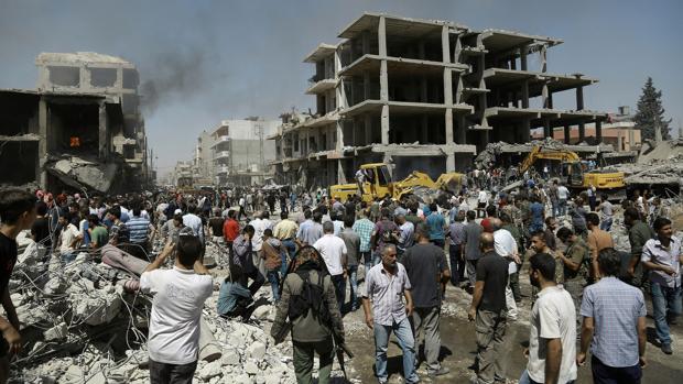 Al menos 31 muertos en Siria tras un doble atentado cercano a la frontera turca