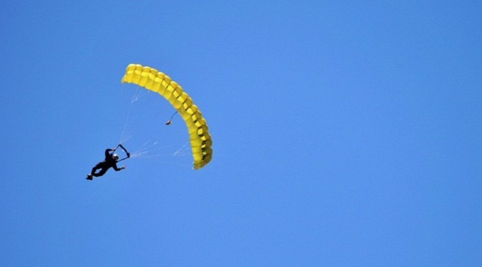 UK skydiver dies after plunging onto parked car 