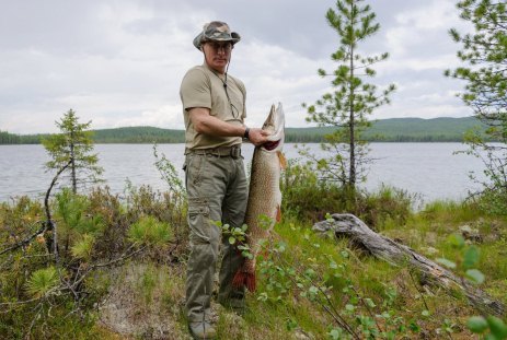 President Of Belarus, Boasts About Catching Fish Much Bigger Than Putin`s - V?DEO