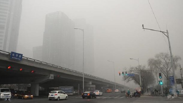 Gefährlicher Smog in China: Flüge gestrichen, Autobahnen gesperrt