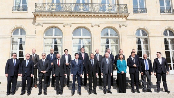 Hollande affirme que la gauche européenne ne fera aucune concession à la Turquie