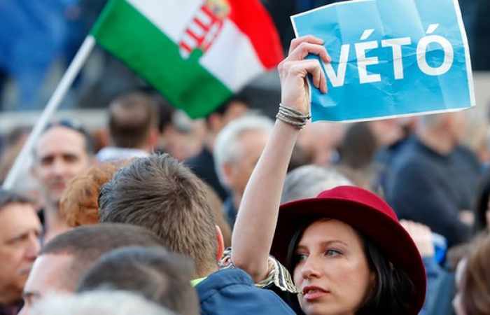 Thousands protest in Hungary over threat to Soros university