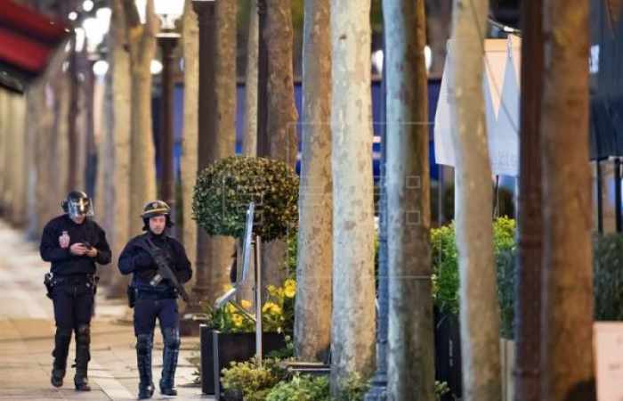 El sospechoso de terrorismo buscado por Francia se ha presentado en Amberes