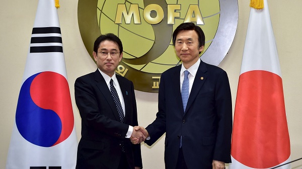 Séoul et Tokyo signent un accord controversé de partage de renseignements sur la Corée du Nord