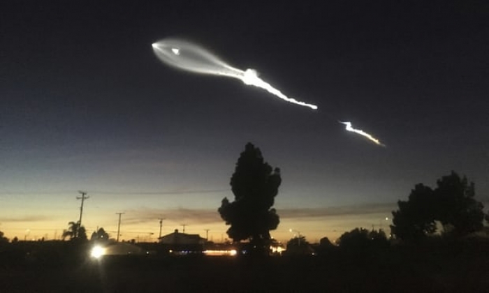 SpaceX rocket dazzles in California sky as it carries 10 satellites into space