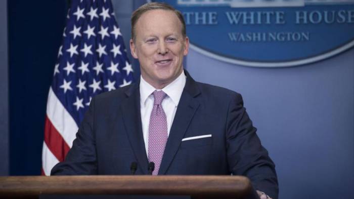 Sean Spicer muss um seinen Job bangen