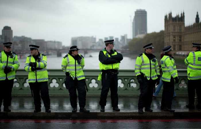 Policía británica detiene a siete sospechosos por vínculos con atentado en Londres