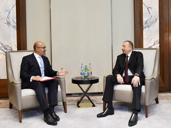 Ilham Aliyev kommt mit Staatssekretär im französischen Außenministerium zusammen