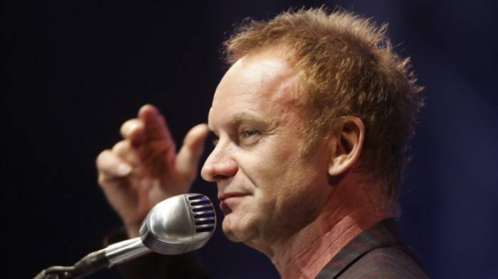 Sting reverse 100.000 euros aux réfugiés suédois