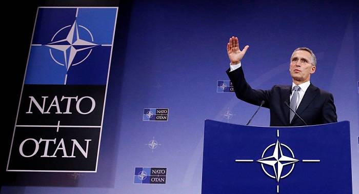 Stoltenberg: la OTAN apoyará coalición anti-Daesh sin implicarse en combates