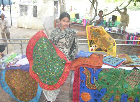 Hindistanda tekstil məhsullarının sərgisi keçiriləcək