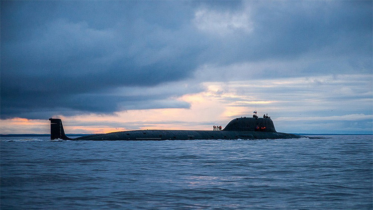 Zarpa corbeta Robinson con equipo ruso rumbo a zona de búsqueda de submarino argentino