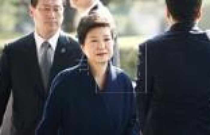 La expresidenta surcoreana se persona en la fiscalía para ser interrogada