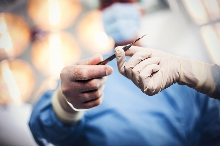 Researchers find women make better surgeons than men