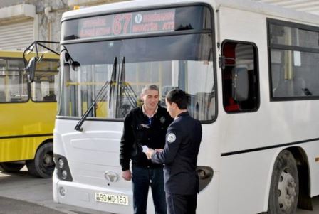 Taksi sürücüləri üçün xüsusi geyimi hazırlanır