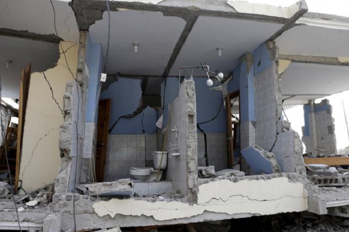 Three days after Ecuador quake, hopes for survivors dwindle