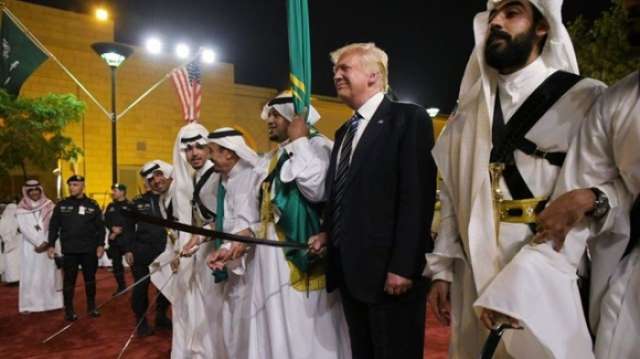 Trump, Cabinet members join in traditional Saudi sword dance - VIDEO
