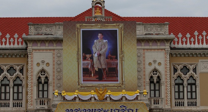 Rey de Tailandia devuelve proyecto de Constitución al Parlamento