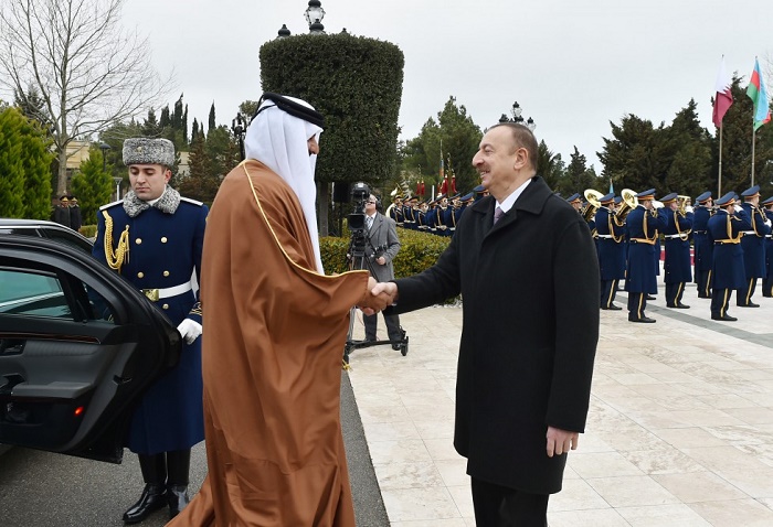Baku holds official welcoming ceremony for Emir of State