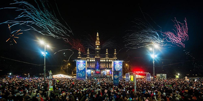 6000 Österreicherinnen erhalten vor Silvester Taschenalarme