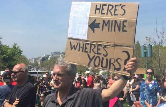 Trump tax march: Thousands urge president to release finances