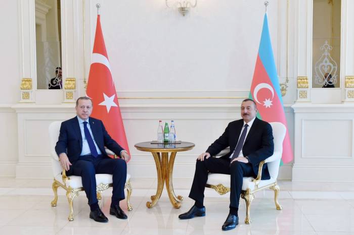 Ilham Aliyev almorzó con Racab Tayyip Erdogan