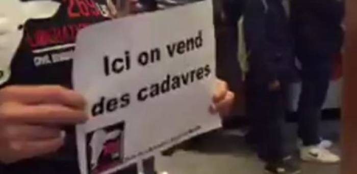 Des activistes véganes attaquent un McDonald's