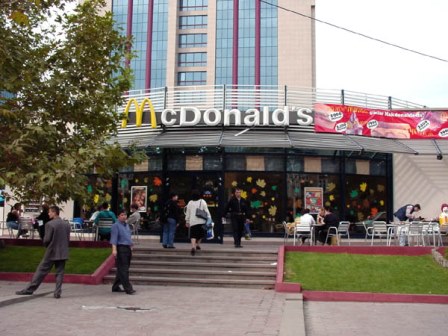 Bakıda `McDonalds`da oğurluq