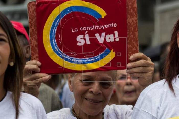 Tensión política y calles tranquilas en la Venezuela preconstituyente