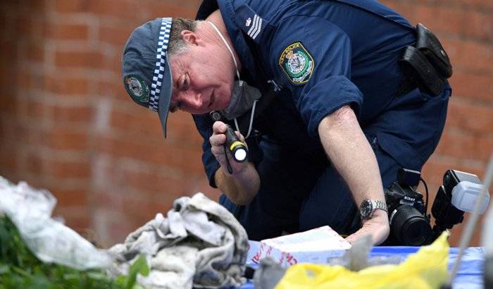 Terroristas en Australia planeaban detonar a bordo una bomba disfrazada de picadora de cocina