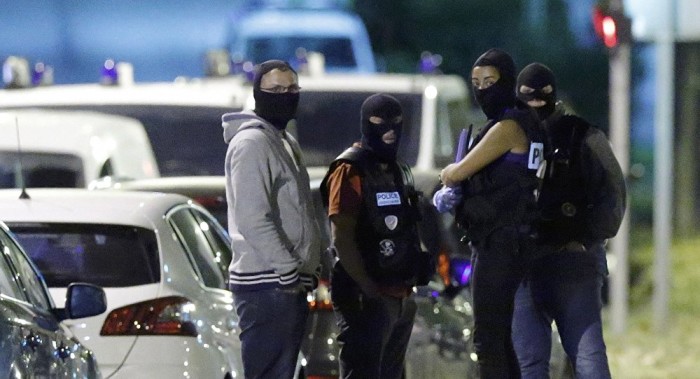 Tres mujeres detenidas en Francia actuaban bajo la dirección de Daesh
