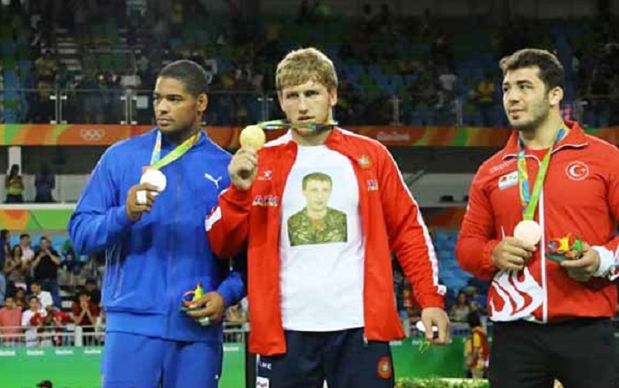 April Provokation bei Olympia  - Medallie des armenischen  Sportlers muss entzogen werden!